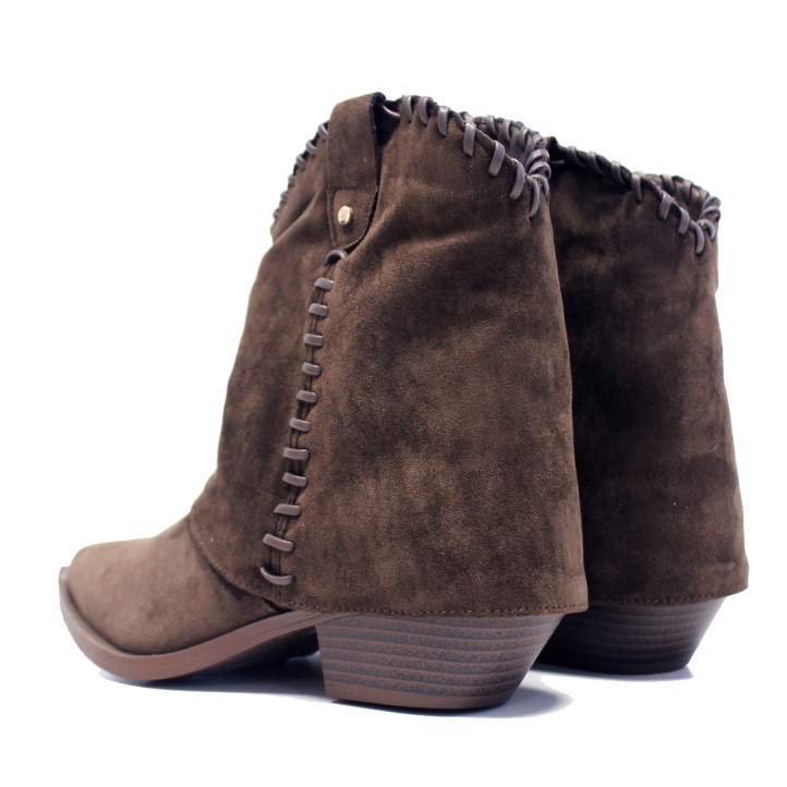 Botines tacón Cowboy de mujer marrones de ante con caña arrugada y detalles trenzados - Querol online