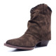 Botines tacón Cowboy de mujer marrones de ante con caña arrugada y detalles trenzados - Querol online