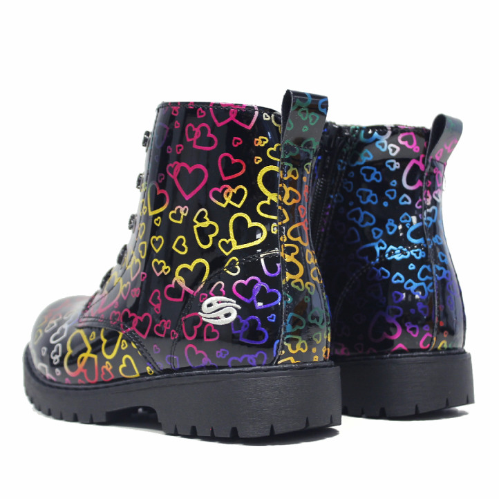 Botines DOCKERS militares de niña negros con corazones multicolor y acabado brillante - Querol online