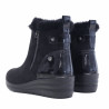 Botines Amarpies de mujer negros con cuña, pelo y cremallera lateral