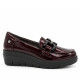 Mocasín Mysoft de mujer burdeos de charol con eslabón decorativo y cuña - Querol online