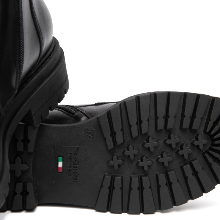 Botins Nero Giardini militars de pell negra per a dona amb cordons i sola track - Querol online