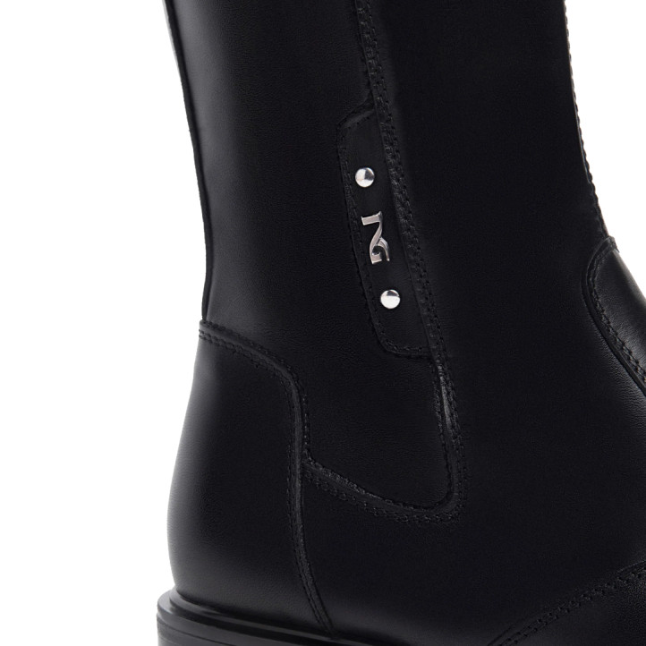 Botas planas Nero Giardini altas de piel negra con tacón bajo y caña elástica - Querol online
