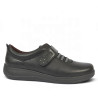 Sabates planes Treintas de pell negra amb tancament de velcro i elàstics decoratius