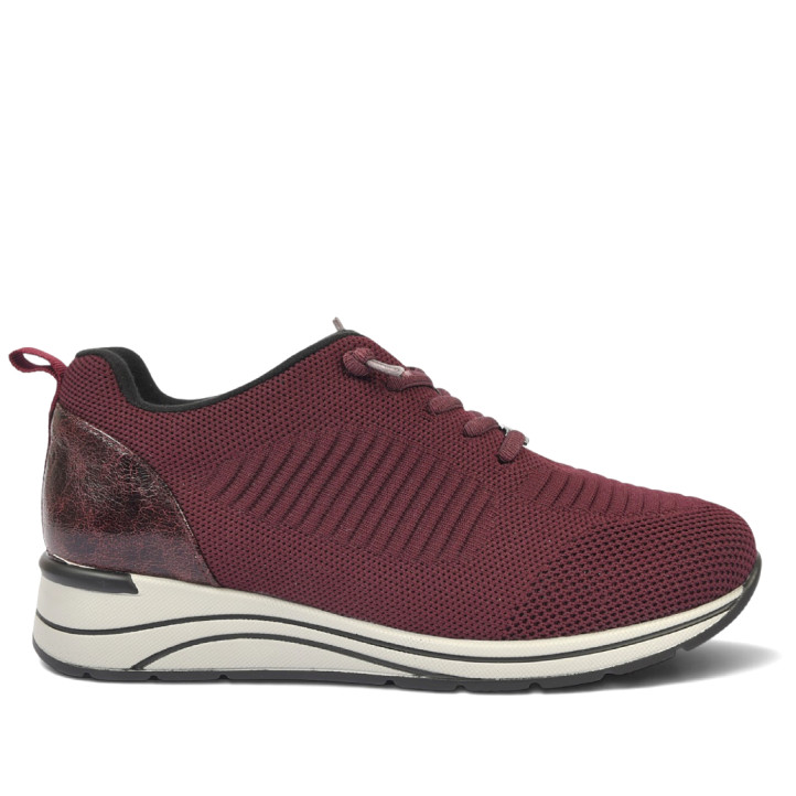 Zapatillas Treintas de mujer burdeos de tejido de punto con suela deportiva blanca - Querol online