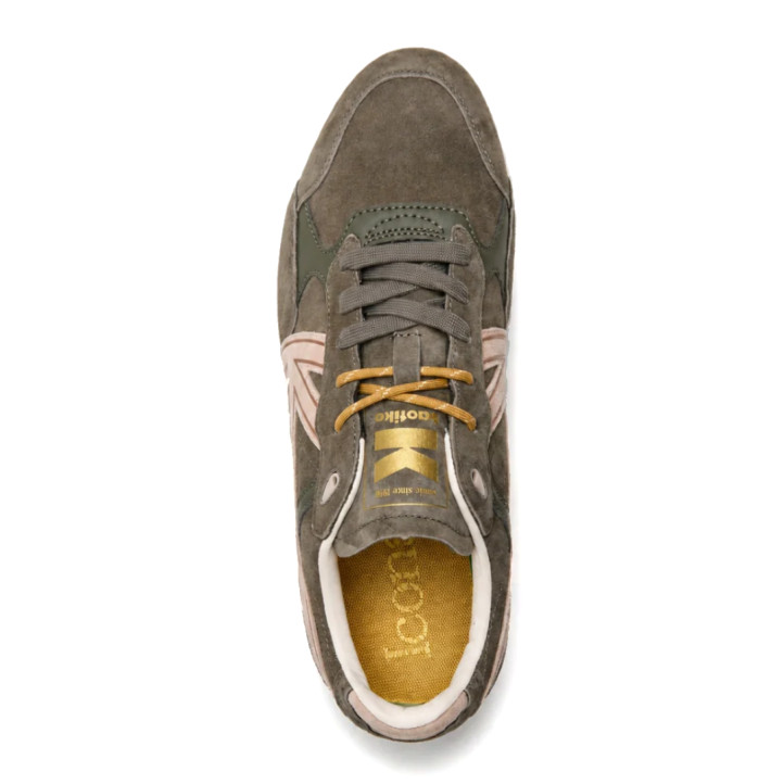 Zapatillas KAOTIKO Seattle de piel serraje verde caqui con detalles beige y suela caramelo - Querol online