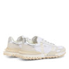Zapatillas Lacoste Elite Active de mujer blancas con detalles metalizados y suela beige