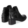 Botines Chika 10 de mujer negros con tacón medio y hebilla metálica lateral