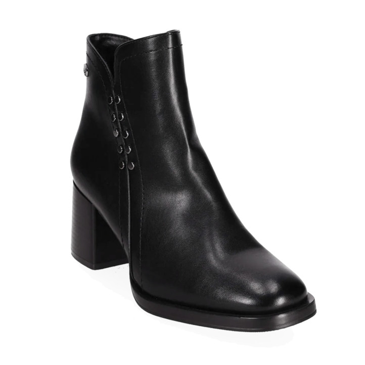 Botines Chika 10 de mujer negros con tacón ancho y remaches metálicos laterales - Querol online