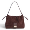 Bolso AMICHI de hombro marrón chocolate con acabado de antelina y solapa