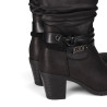 Botines tacón Chika 10 negros con caña arrugada, hebillas decorativas y tacón ancho