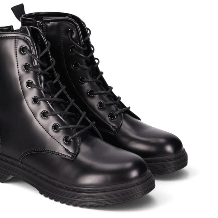 Botines Chika 10 militares negros de piel vegana con cordones y tacón bajo - Querol online