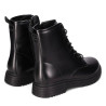 Botines Chika 10 militares negros de piel vegana con cordones y tacón bajo