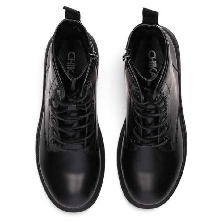 Botins Chika 10 militars negres de pell vegana amb cordons i taló baix - Querol online