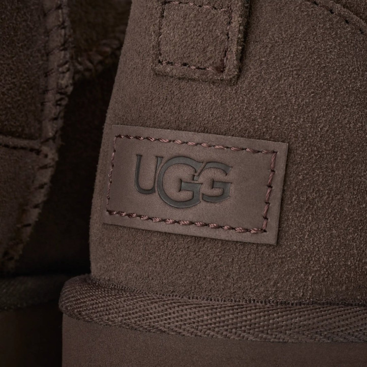 Botas australianas UGG Classic Ultra Mini marrón chocolate con piel de oveja - Querol online