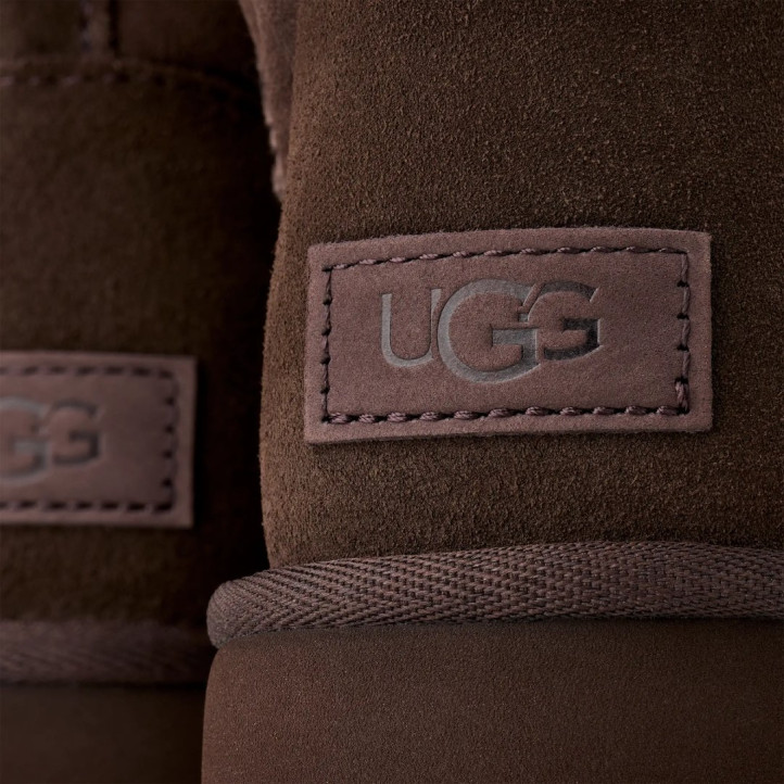 Botas australianas UGG Classic Mini II color dusted cocoa con piel de oveja - Querol online