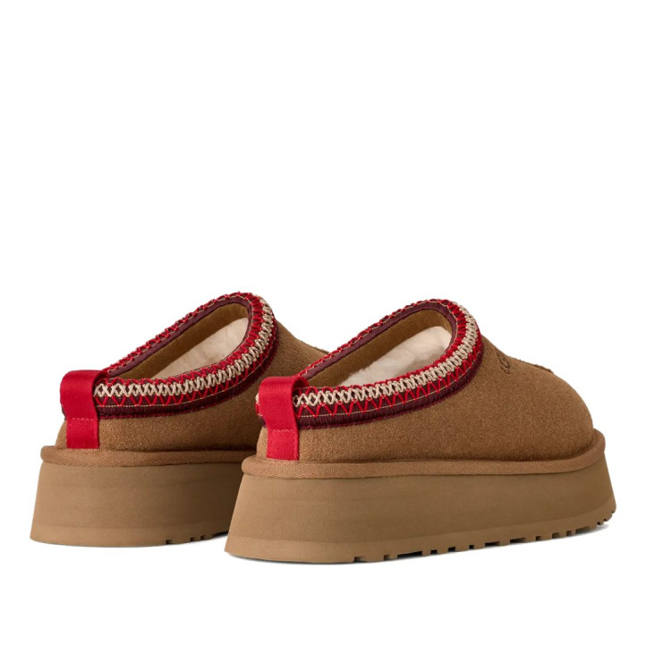 Esclops UGG Tazz II en color Chestnut amb plataforma i detall trenat vermell - Querol online