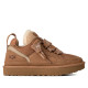 Sabatilles UGG Lowmel Chestnut amb cordons amples i detalls de camussa - Querol online