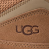 Zapatillas UGG Lowmel en color Chestnut con cordones anchos y detalles de ante