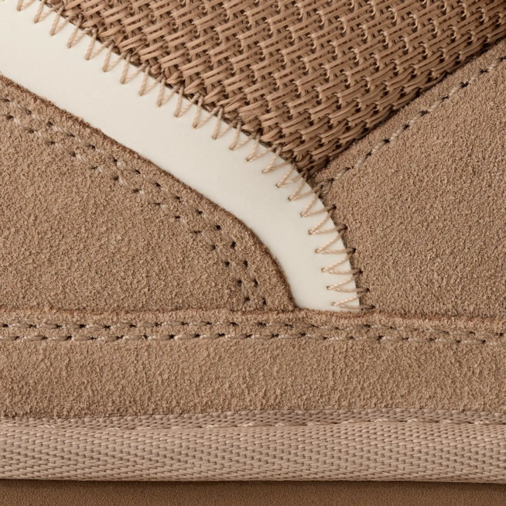 Zapatillas UGG Lowmel en color Sand con cordones anchos y detalles de ante - Querol online