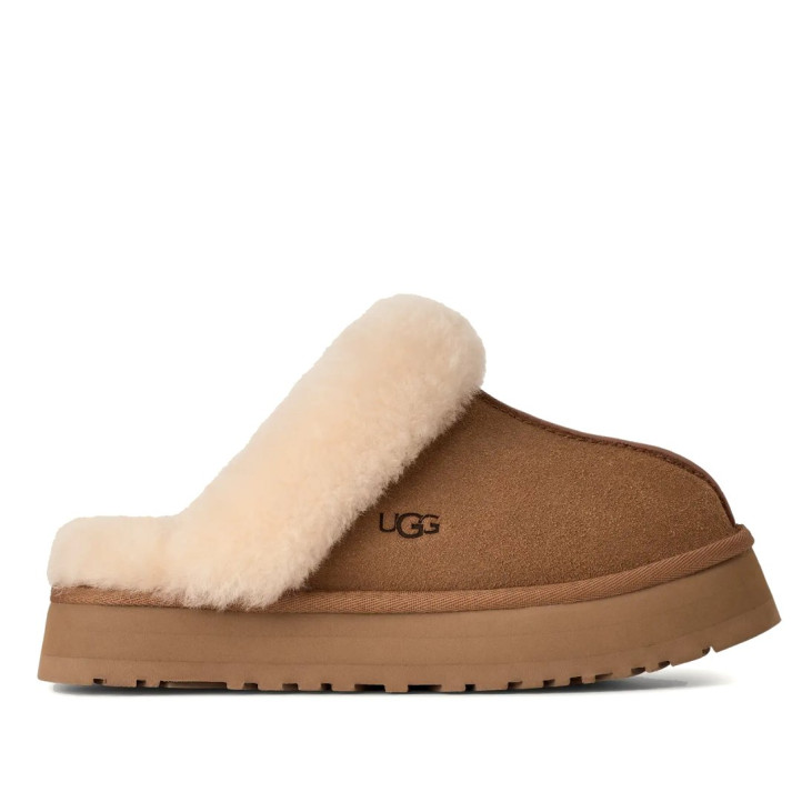 Esclops UGG Disquette en color Chestnut amb plataforma i pèl d'ovella - Querol online