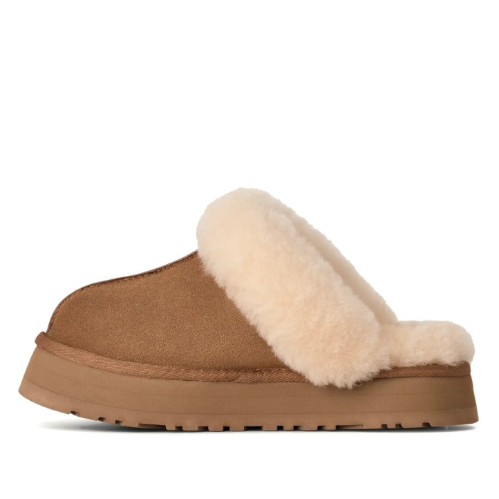 Zuecos UGG Disquette en color Chestnut con plataforma y pelo de oveja - Querol online
