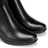 Botines tacón Fluchos Nydia negros de piel con tacón y hebilla decorativa