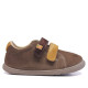 Zapatos Vulladi marrones de serraje con doble velcro y puntera reforzada - Querol online
