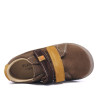 Zapatos Vulladi marrones de serraje con doble velcro y puntera reforzada
