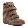 Botins Querol marrons d'aspecte camussa amb falca interior i velcros