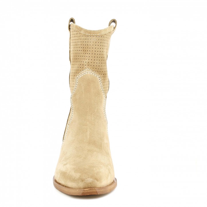 Botines tacón Redlove serraje beige con detalles calados en la caña - Querol online