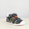 Sandalias abotinadas Biomecanics azul con detalle en naranja cierre con velcro y elástico