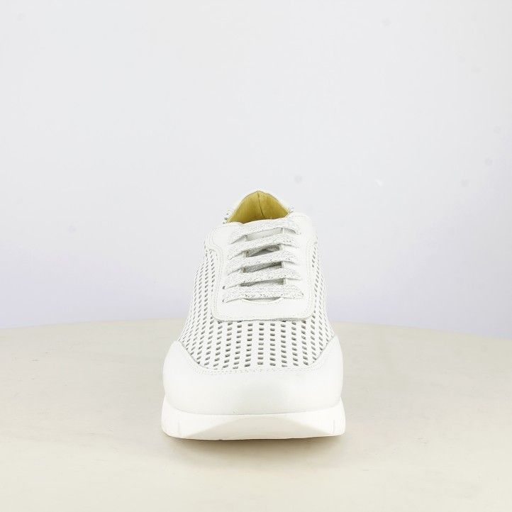 Zapatos planos Suite009 blancas en piel calada con cordones en detalles plateados - Querol online