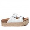 Sandàlies plataformes Owel blanques amb sola estil espart, capdavantera rodona i acabats en mirall