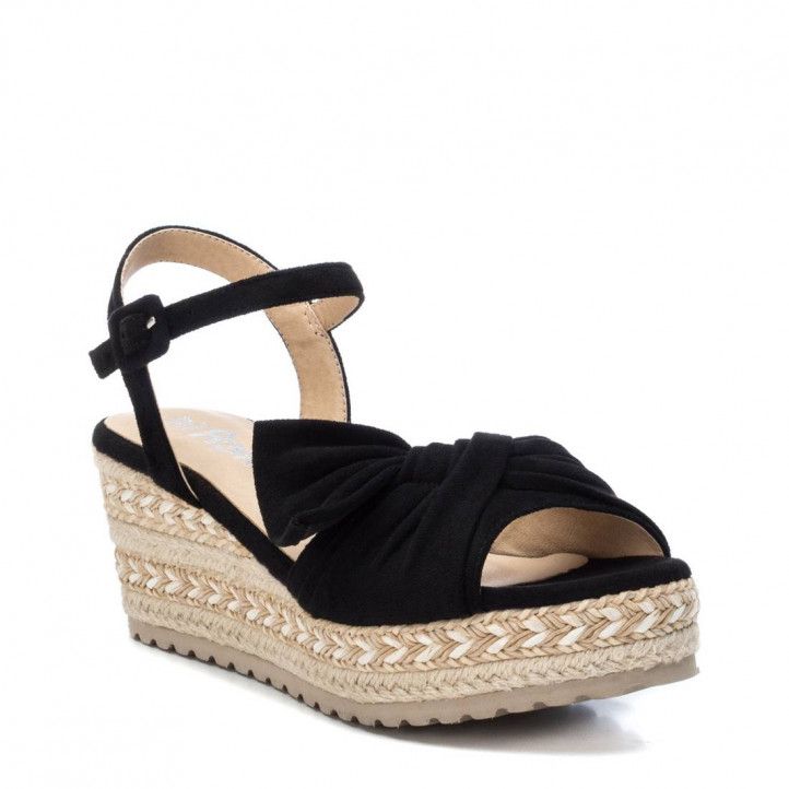 Sandalias cuña Refresh negras con lazo frontal - Querol online