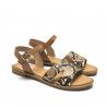 Sandalias planas Mustang con pala ancha y diseño con estampado