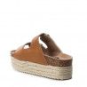 Sandàlies plataformes Owel marrons amb sola estil espart, capdavantera rodona i acabats en mirall