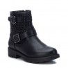 Botines Xti negras moteras con hebillas y tachuelas brillantes
