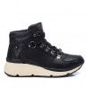 Botines plataforma Xti negros con cordones y suela blanca