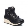 Botines plataforma Xti negros con cordones y suela blanca